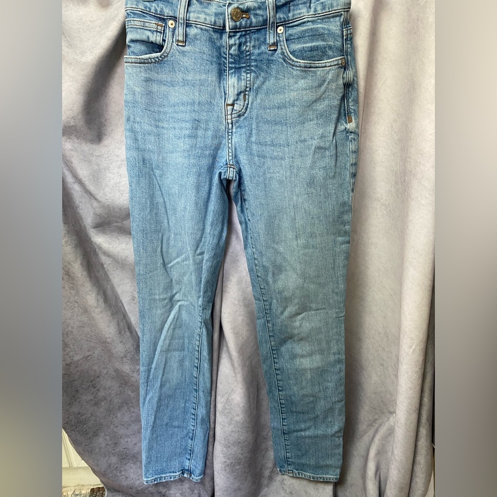 Madewll Denim 9” Mid Hi Rise. Size 25
